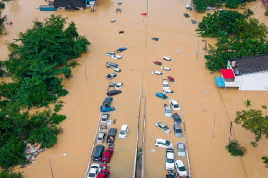 Floods in Thailand, Malaysia kill over 3...