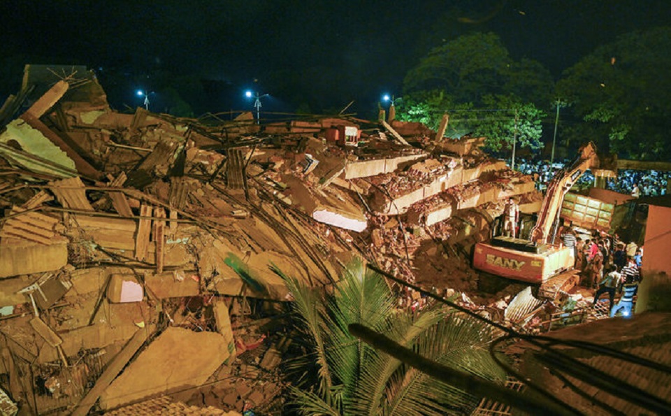 https://republicaimg.nagariknewscdn.com/shared/web/uploads/media/Buildingcollapse_20200825093500.jpg