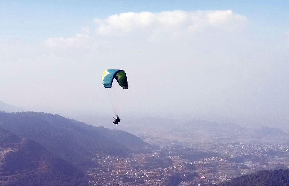 https://republicaimg.nagariknewscdn.com/shared/web/uploads/media/Paragliding-Kathmandu-resumed.jpg