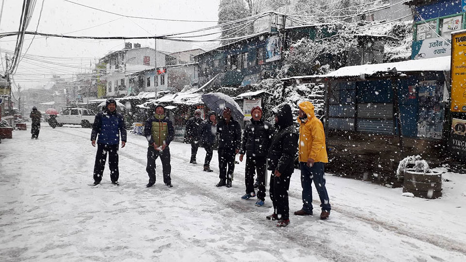 https://republicaimg.nagariknewscdn.com/shared/web/uploads/media/rasuwa-snowfall.jpg