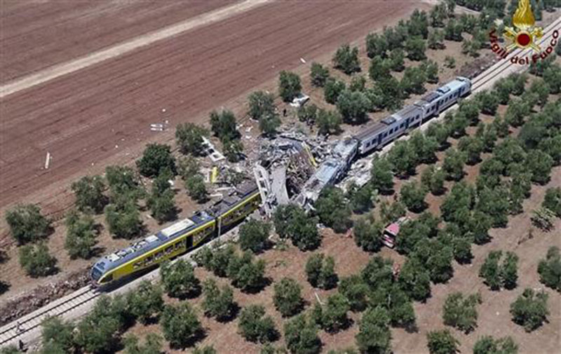 train-crash-italy.jpg